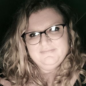 Meet your Posher, Steph